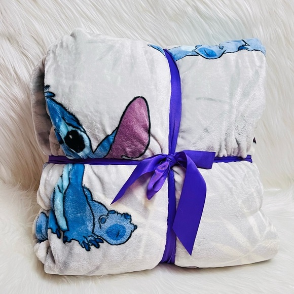 Stitch Blanket - Picture 3 of 3